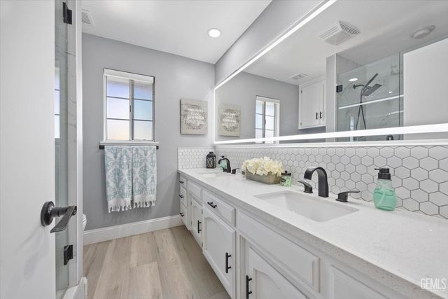 24930 Sullivan Road, Bakersfield, CA 93314