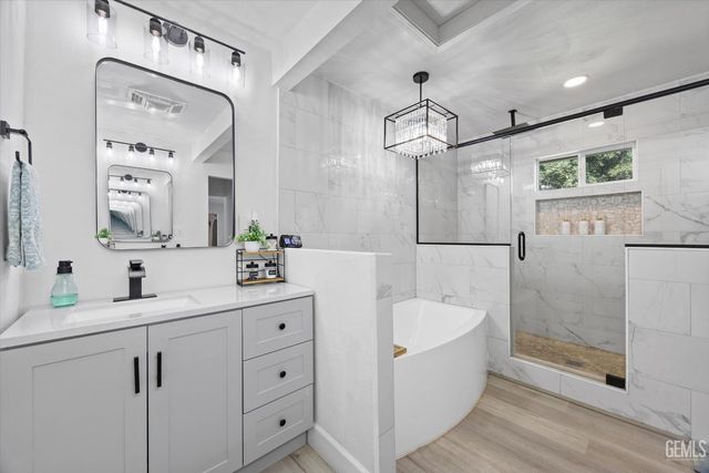 24930 Sullivan Road, Bakersfield, CA 93314