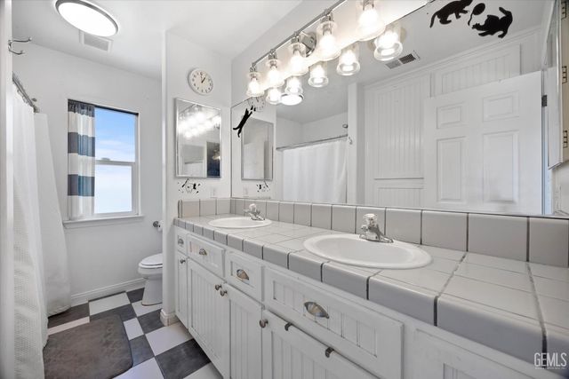 24930 Sullivan Road, Bakersfield, CA 93314