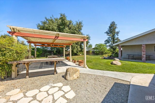 24930 Sullivan Road, Bakersfield, CA 93314