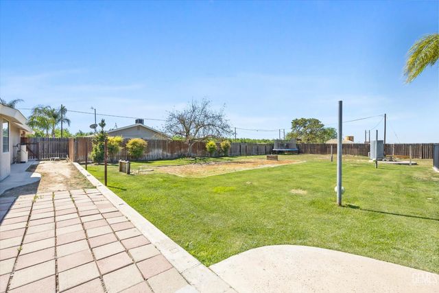 24930 Sullivan Road, Bakersfield, CA 93314