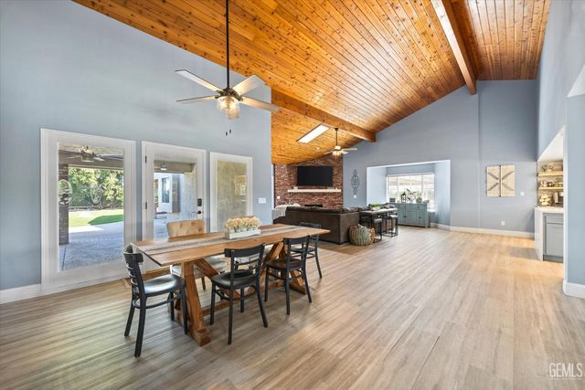 24930 Sullivan Road, Bakersfield, CA 93314