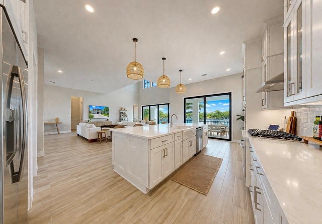3016 CHRISTOPHERS WATCH LANE, Ruskin, FL 33570