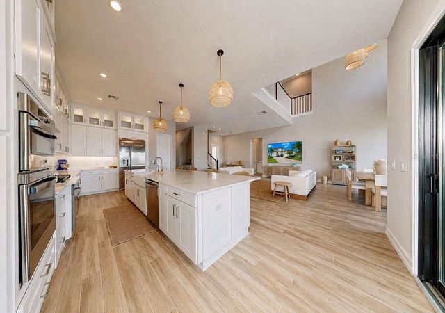 3016 CHRISTOPHERS WATCH LANE, Ruskin, FL 33570