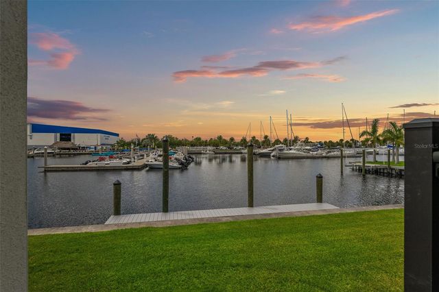 3016 CHRISTOPHERS WATCH LANE, Ruskin, FL 33570