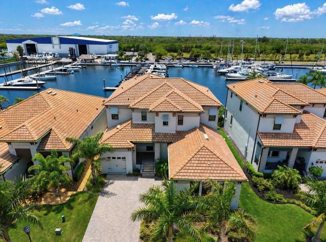 3016 CHRISTOPHERS WATCH LANE, Ruskin, FL 33570