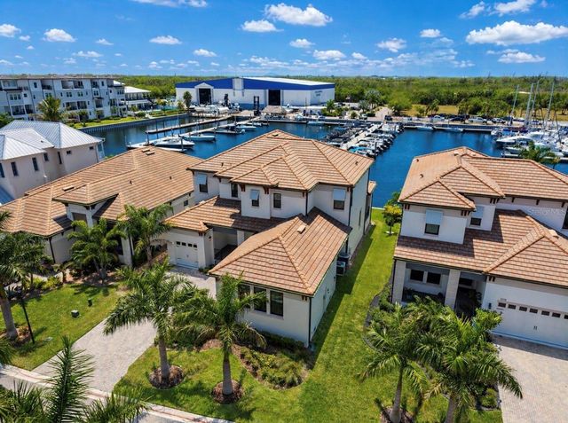 3016 CHRISTOPHERS WATCH LANE, Ruskin, FL 33570