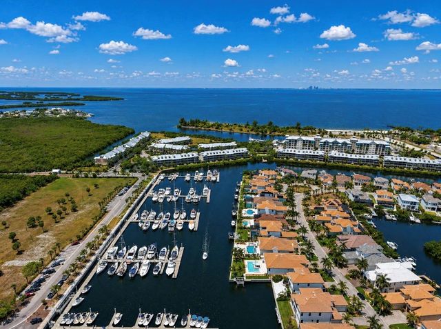 3016 CHRISTOPHERS WATCH LANE, Ruskin, FL 33570