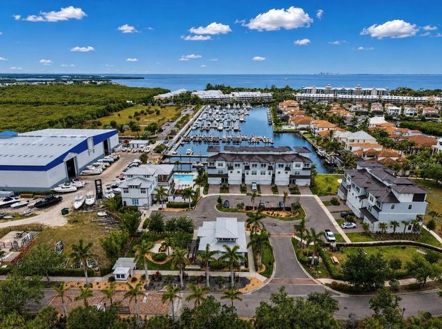 3016 CHRISTOPHERS WATCH LANE, Ruskin, FL 33570