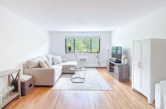 44 Lafayette Ave 503, Chelsea, MA 02150