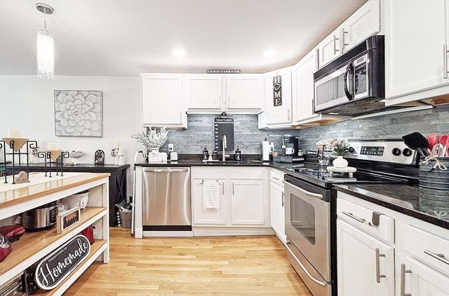 44 Lafayette Ave 503, Chelsea, MA 02150