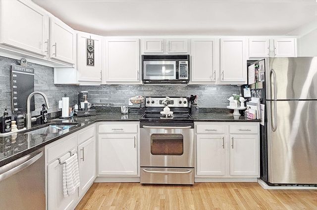 44 Lafayette Ave 503, Chelsea, MA 02150