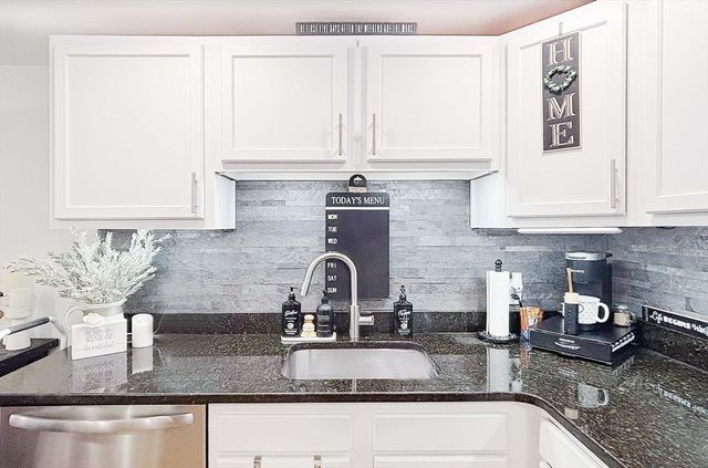 44 Lafayette Ave 503, Chelsea, MA 02150