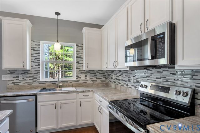 5700 Hogan Bridge Dr, Providence Forge, VA 23140