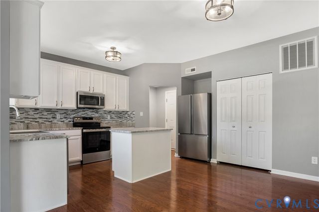5700 Hogan Bridge Dr, Providence Forge, VA 23140