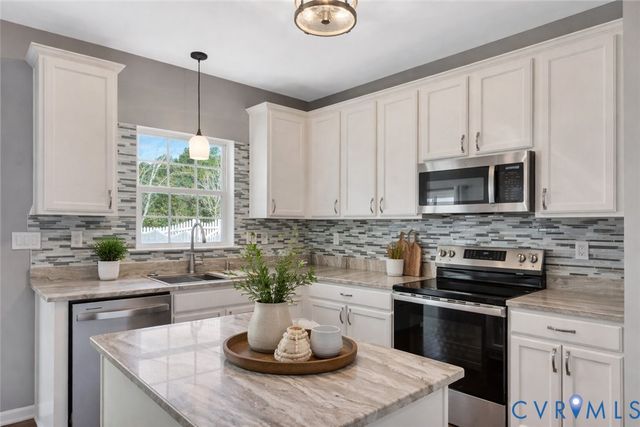 5700 Hogan Bridge Dr, Providence Forge, VA 23140