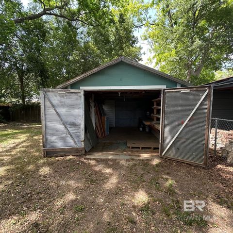 18797 Carolina Street, Robertsdale, AL 36567