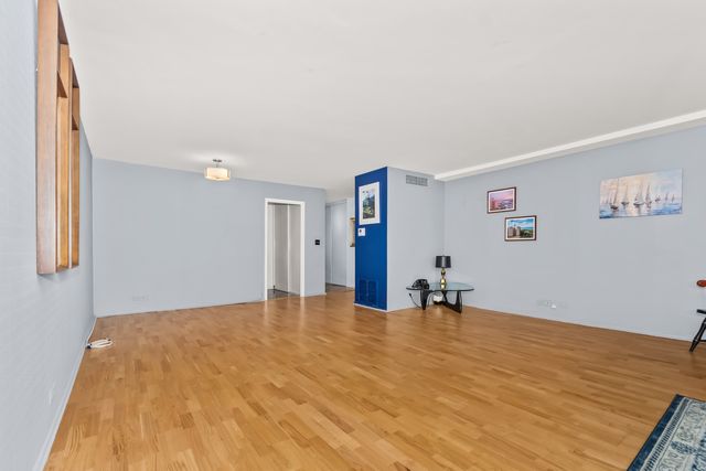 5855 N Sheridan Road 6G, Chicago, IL 60660