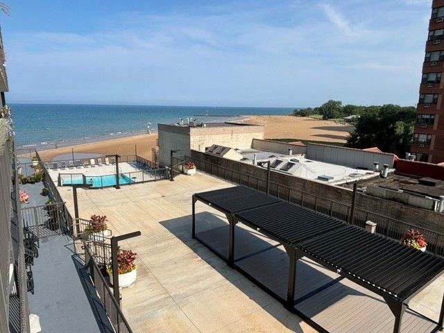 5855 N Sheridan Road 6G, Chicago, IL 60660