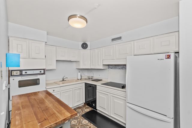 5855 N Sheridan Road 6G, Chicago, IL 60660