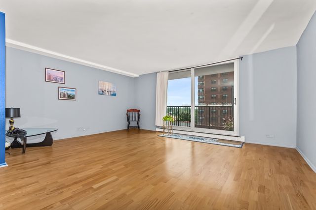 5855 N Sheridan Road 6G, Chicago, IL 60660