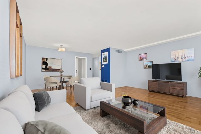 5855 N Sheridan Road 6G, Chicago, IL 60660