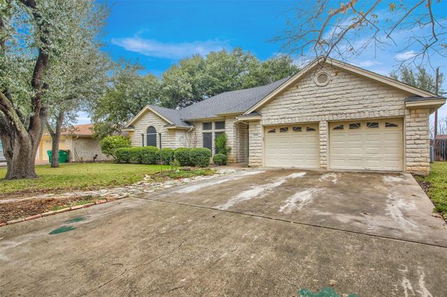 2300 Willow LN, Taylor, TX 76574