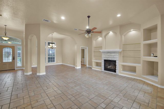 2300 Willow LN, Taylor, TX 76574