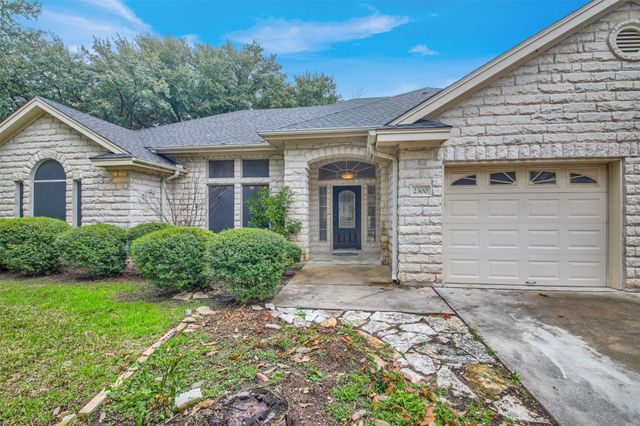 2300 Willow LN, Taylor, TX 76574