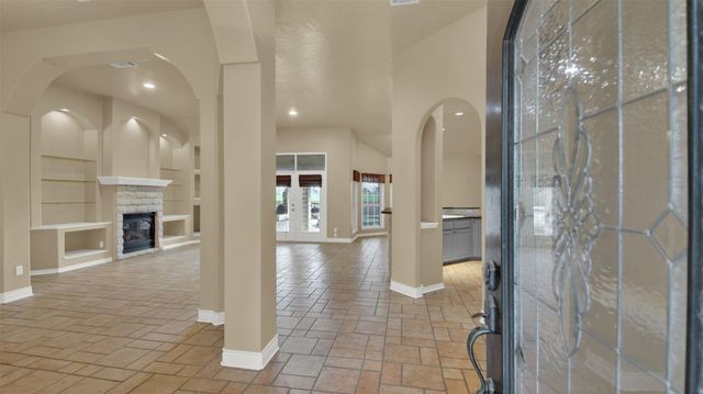 2300 Willow LN, Taylor, TX 76574