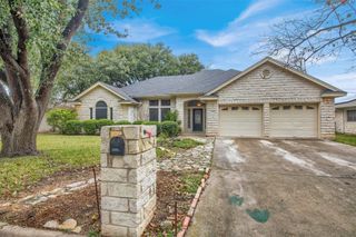 2300 Willow LN, Taylor, TX 76574