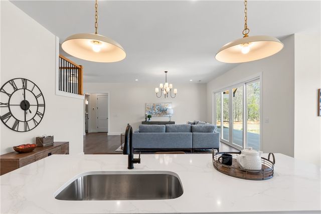 6910 MOUNTAIN VIEW Road, Taylors, SC 29687