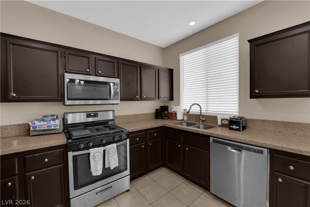 10040 Peach Flower Court, Las Vegas, NV 89147