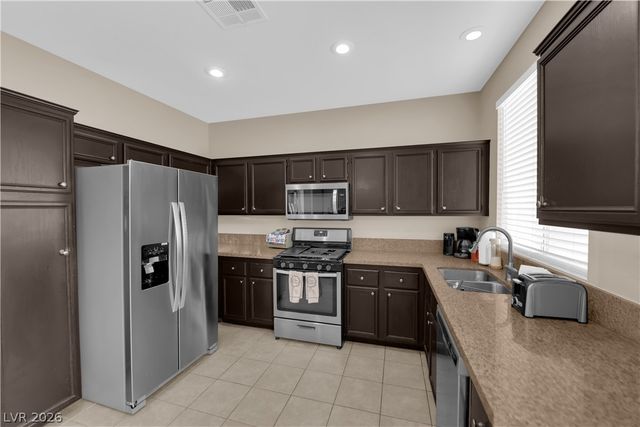 10040 Peach Flower Court, Las Vegas, NV 89147