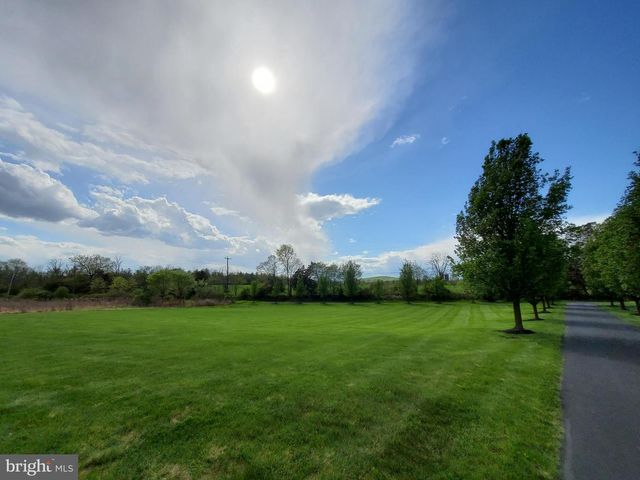 40 FOELLNER LN, Ottsville, PA 18942