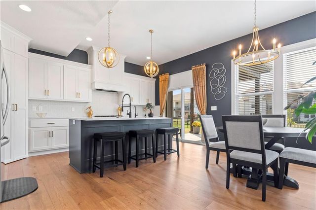 24795 W 89th Terrace, Lenexa, KS 66227