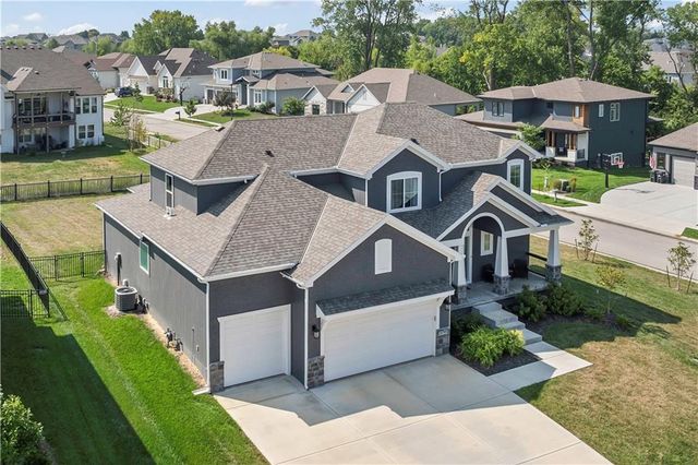 24795 W 89th Terrace, Lenexa, KS 66227
