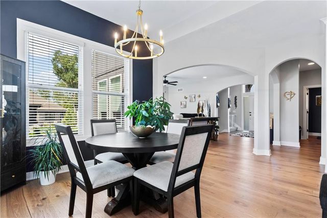 24795 W 89th Terrace, Lenexa, KS 66227