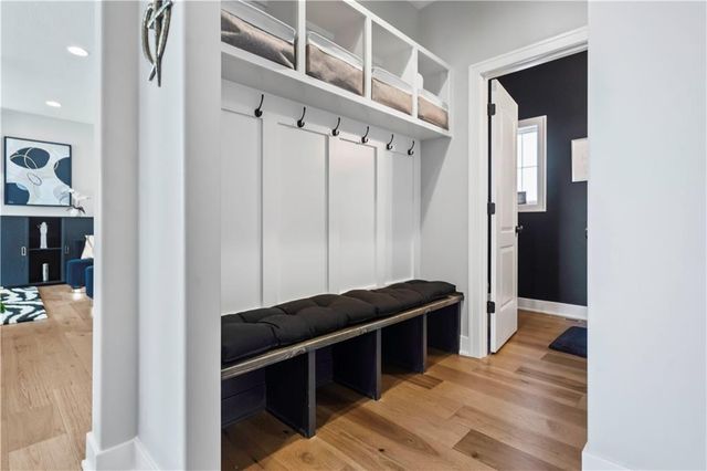 24795 W 89th Terrace, Lenexa, KS 66227