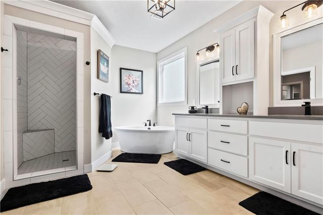 24795 W 89th Terrace, Lenexa, KS 66227