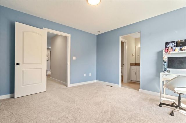 24795 W 89th Terrace, Lenexa, KS 66227