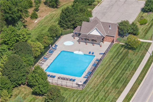 24795 W 89th Terrace, Lenexa, KS 66227