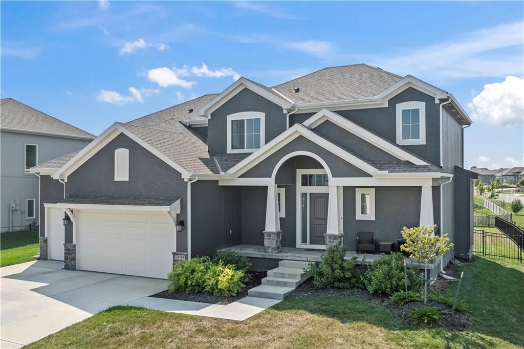 24795 W 89th Terrace, Lenexa, KS 66227