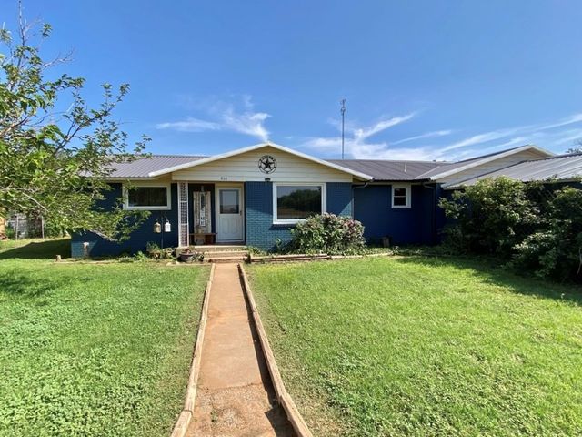 910 Culp Ave, Coahoma, TX 79511