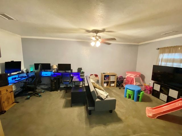 910 Culp Ave, Coahoma, TX 79511