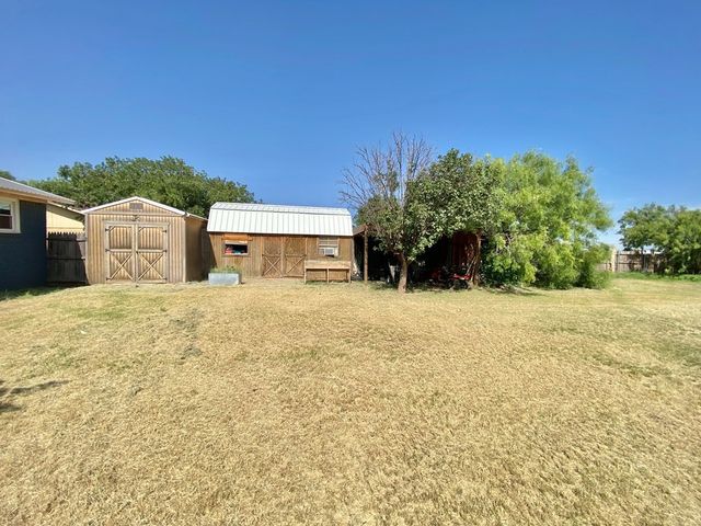 910 Culp Ave, Coahoma, TX 79511