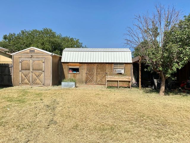 910 Culp Ave, Coahoma, TX 79511