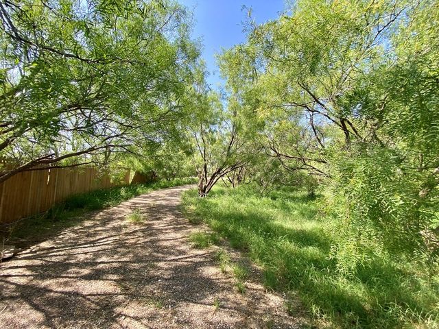 910 Culp Ave, Coahoma, TX 79511