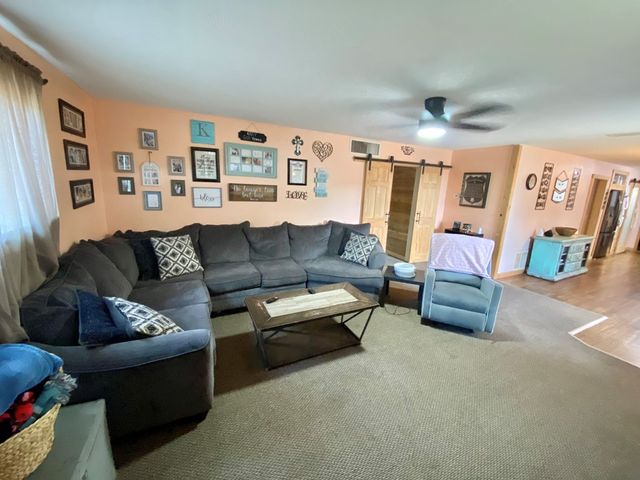 910 Culp Ave, Coahoma, TX 79511