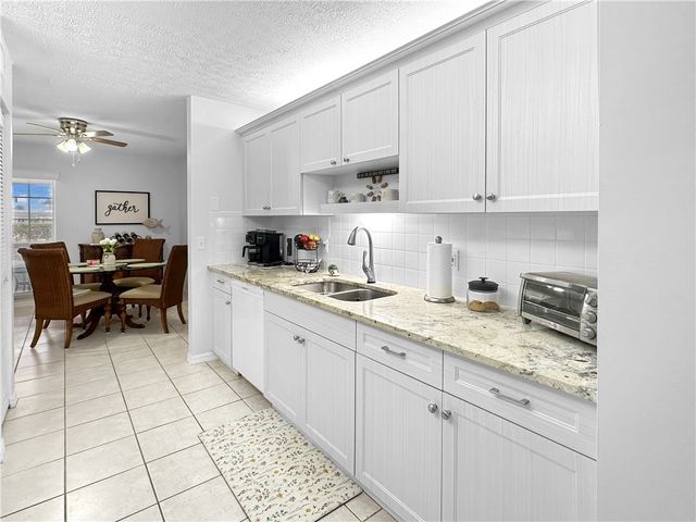 720 Lake Orchid Circle 102, Vero Beach, FL 32962